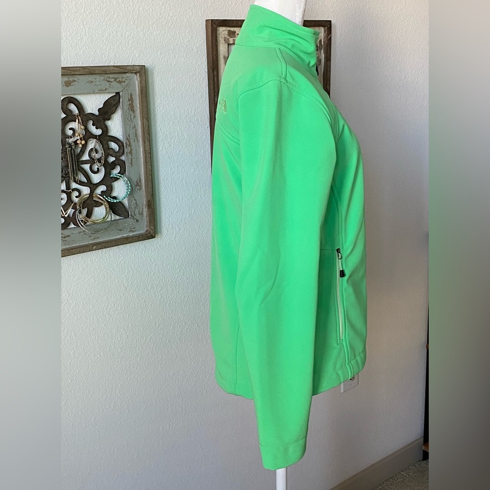 Women’s The Northface Softshell Jacket. Size Smal… - image 4